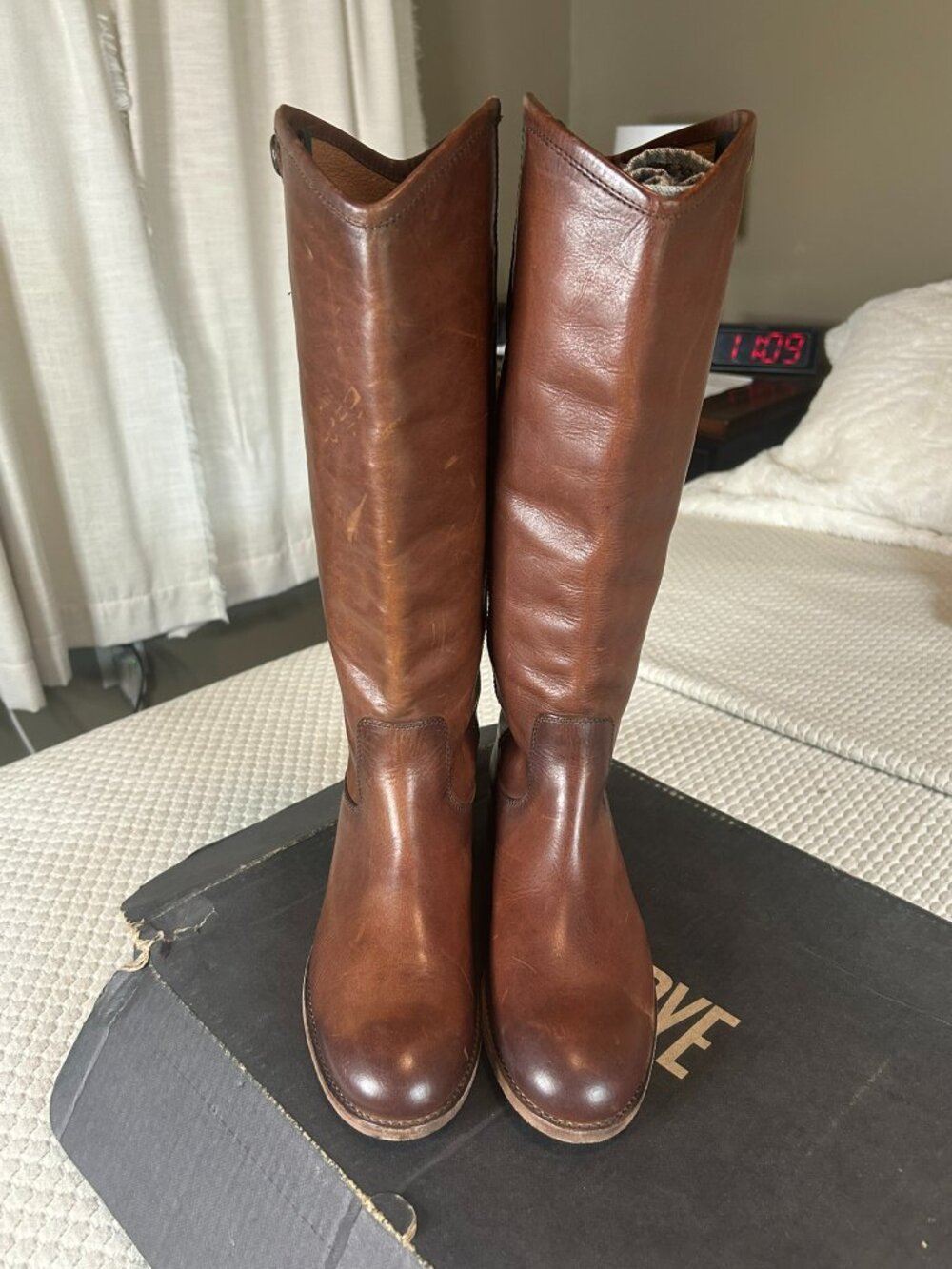Frye ladies boots size 6.5 NWT - Picture 2 of 6